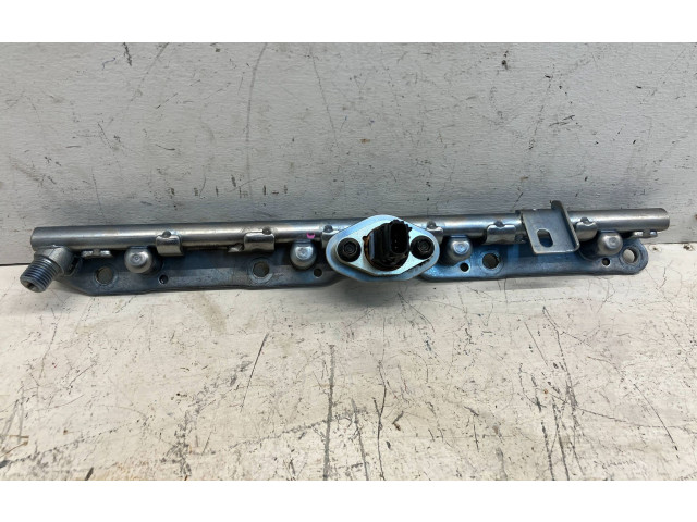 Vstřikovací lišta 8945833030   Toyota Corolla E210 E21     