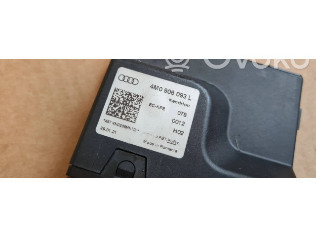 Блок управления 4M0906093L   Audi S5 F5