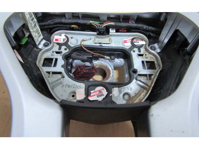 Volant Mercedes-Benz C W204 2011 A1724604303  