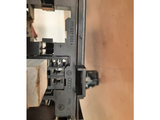 Блок предохранителей  1T1937503A   Volkswagen Golf Plus    