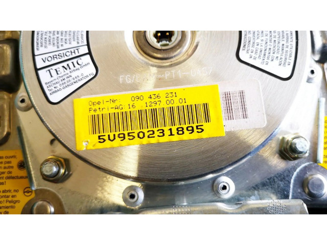 Подушка безопасности водителя 090436231   Opel Omega B1