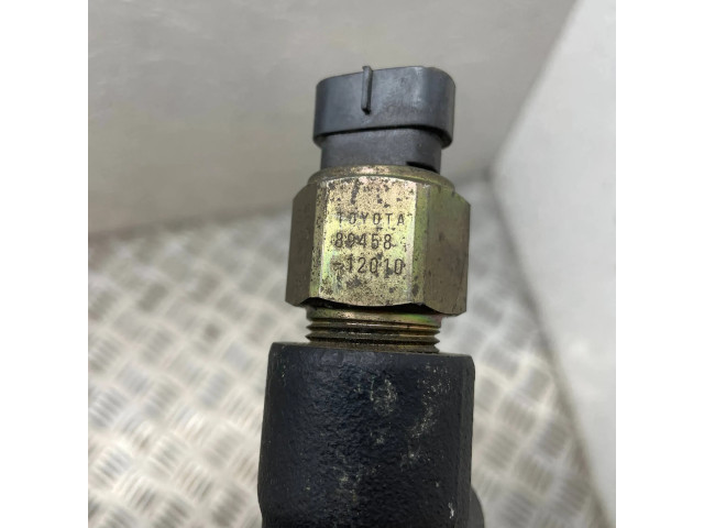 Vstřikovací lišta 8945812010   Toyota Avensis T220  pro naftový motor 2.0  