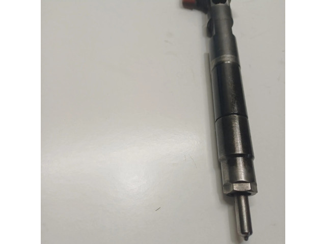 Vstřikovač A6510700587   Mercedes-Benz C W204  pro naftový motor 2.2  