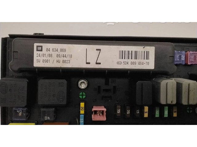 Блок предохранителей 04634869, 5DK00946470   Vauxhall Zafira B