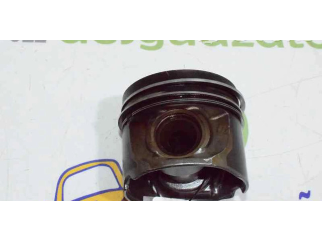 Píst 11257788396   BMW 5 E39   3.0  
