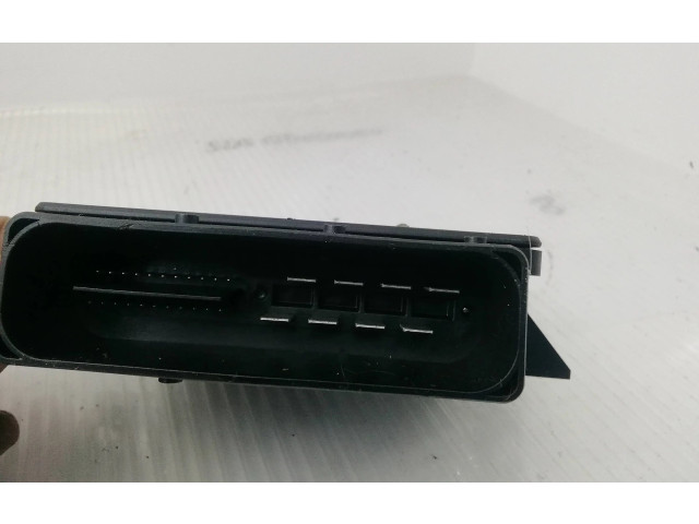 Модуль управления ручным тормозом    8K0907801D   Audi A4 S4 B7 8E 8H