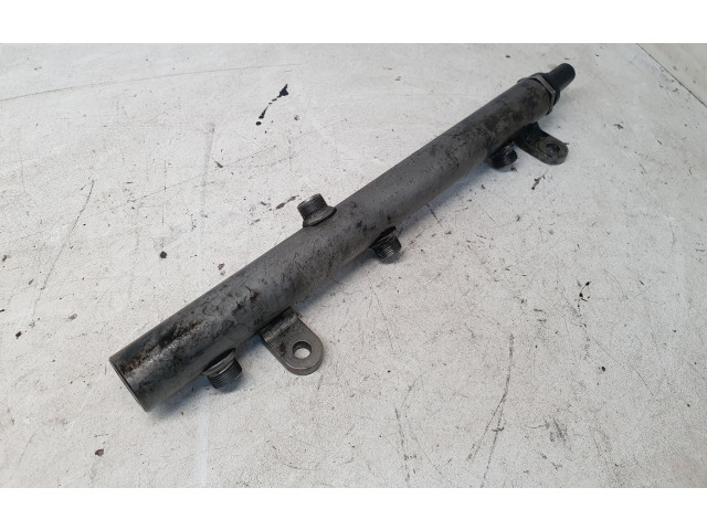 Vstřikovací lišta A2710705495   Mercedes-Benz C W204     