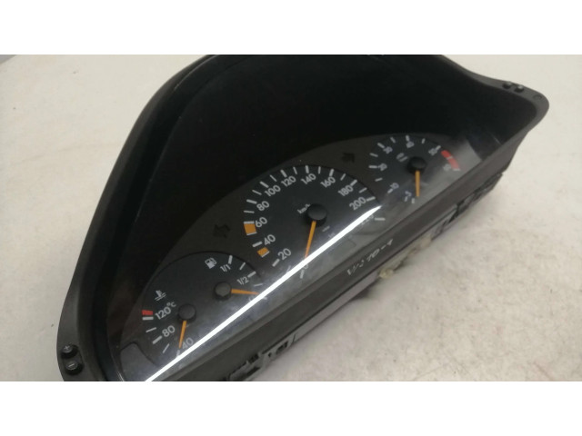 Přístrojová deska  Mercedes-Benz E W210 1996 2105400247, 88311247  
