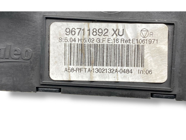Řídící jednotka 96711892XU, 1302132A   Citroen C3 Picasso 2013