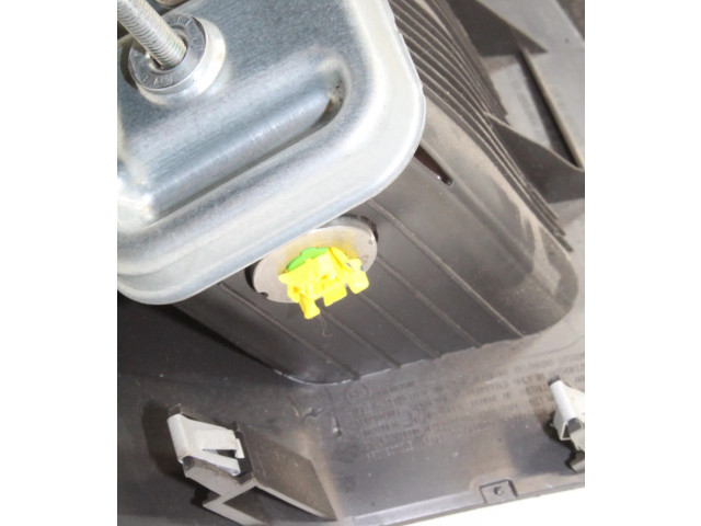 Подушка безопасности для колен 8A61A045J76AG   Ford Ecosport