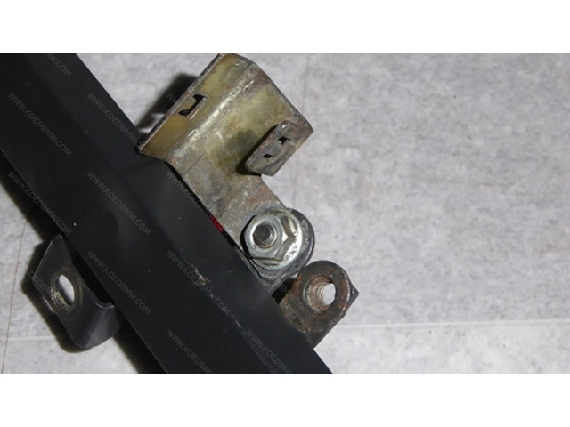 Vstřikovací lišta 13531748583   BMW 3 E30    M20 