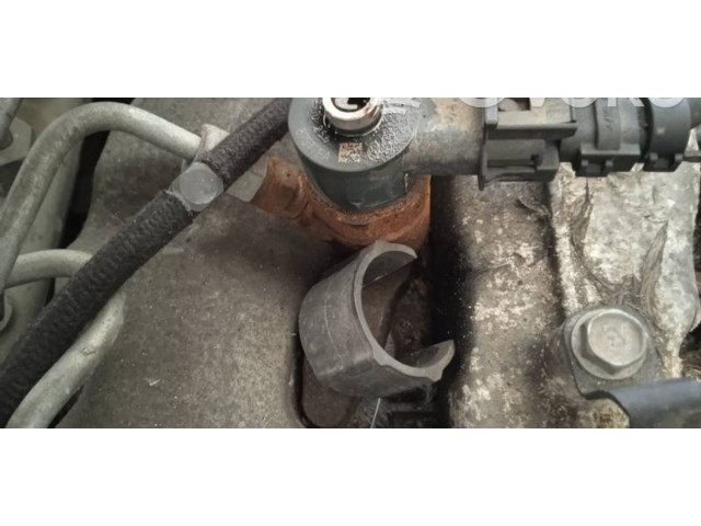 Vstřikovač 0445110256, 338002A400   Hyundai i30     