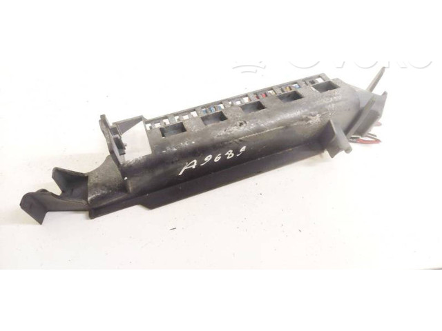 Блок предохранителей  4A0906405G   Audi A6 S6 C4 4A    