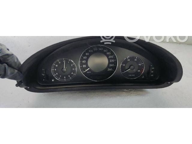 Přístrojová deska  Mercedes-Benz CLK A209 C209 2005 A2095407111  