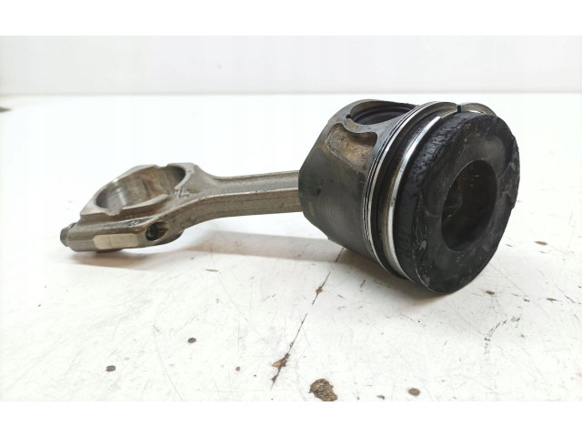 Píst CDTI   Opel Astra G     
