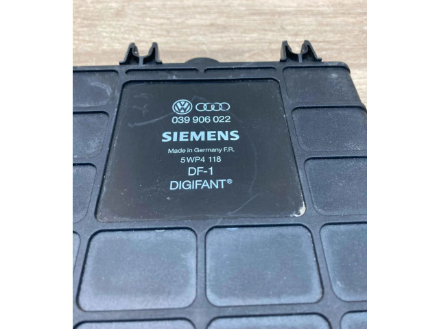 Řídící jednotka 039906022, 5WP4118   Audi 80 90 B3 1986