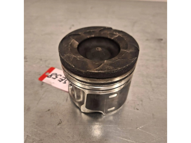 Píst 05142544AA   Jeep Liberty  pro naftový motor 2.8  
