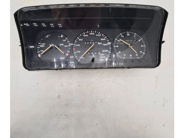 Přístrojová deska  Volkswagen PASSAT B3 1993 5220029110  