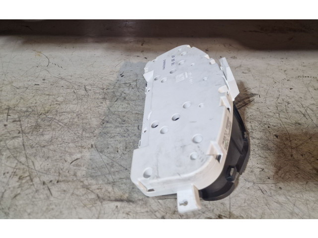 Панель приборов 30765309   Volvo S40       