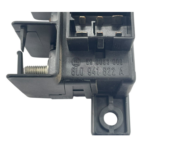 Блок предохранителей  8L0941822A, 896083000   Audi A6 S6 C5 4B    