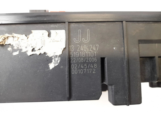 Pojistková skříňka Řídící jednotka BSM 13240247, 460023260   Opel Vetra C 2006