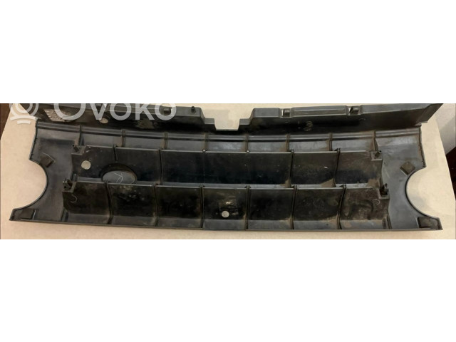 Передняя решётка Land Rover Discovery 3 - LR3 2005-2009 года DHB000274, DHB0002      