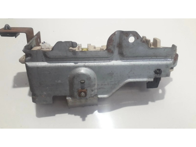 Блок предохранителей  8F050195, 8F05-0195   Mazda 626    