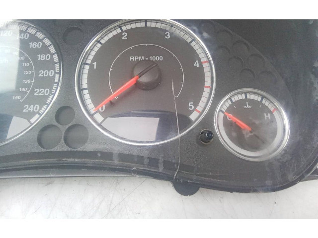 Přístrojová deska  Jeep Cherokee III KJ 2001 P56044878AD  