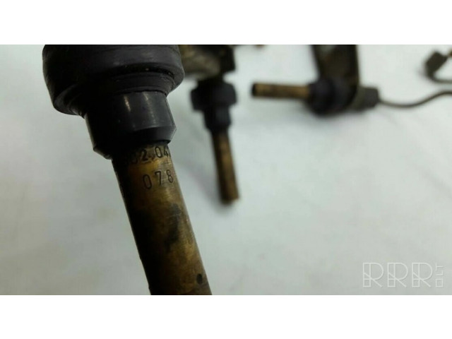 Vstřikovač 398630RMP   Mercedes-Benz E W124  pro benzínový motor 2.6  