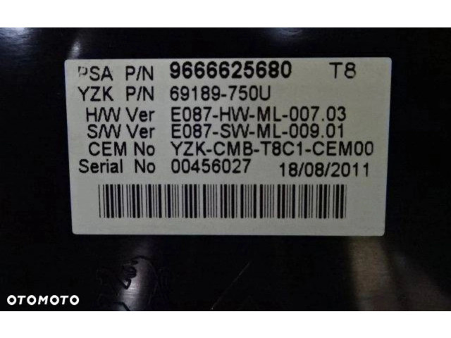 Přístrojová deska  Peugeot 5008 2011 9666625680  