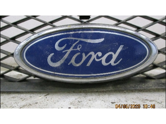 Передняя решётка Ford Focus 1998-2004 года 1132680      