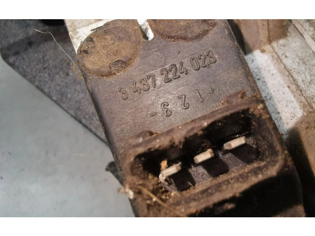 Vstřikovací lišta 0438121011, 026133353   Audi 80 90 B3     