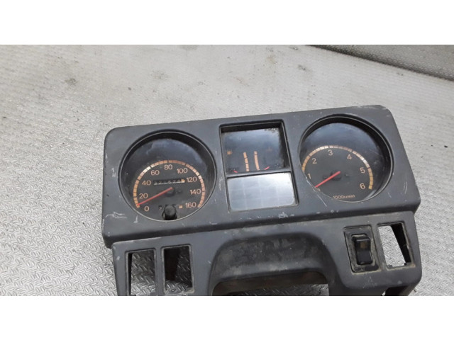 Přístrojová deska  Mitsubishi Pajero 1989 MB386588  