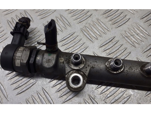 Vstřikovací lišta 23810-33021   Toyota Auris 150     