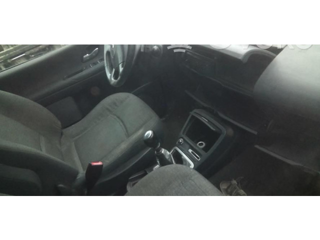 Ручка стеклоочистителей 7701048915   Renault Espace IV