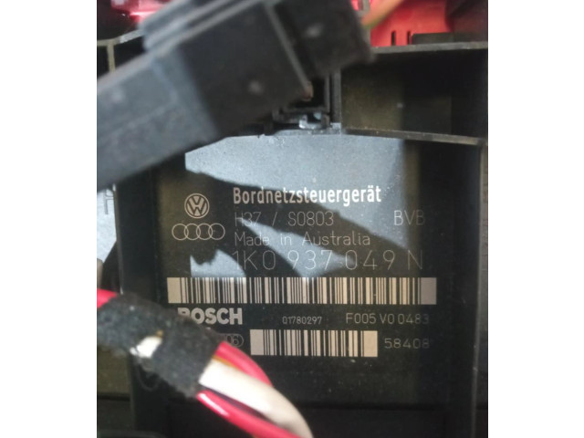 Блок предохранителей 1K0937049N, 1K0937049N   Volkswagen Golf Plus    