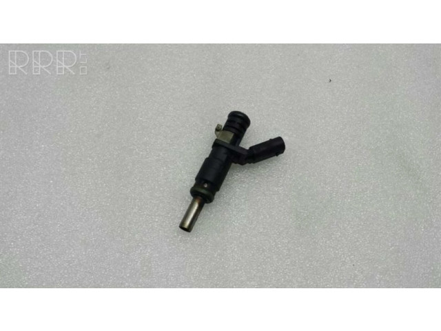 Vstřikovač A2720780249   Mercedes-Benz C W203  pro benzínový motor   