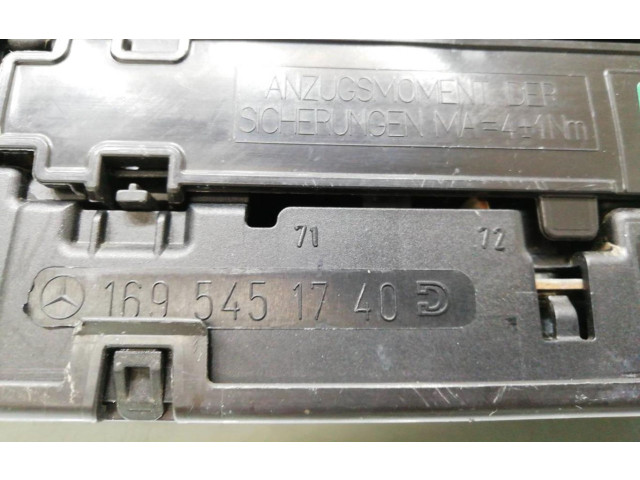   Pojistková skříňka 1695451740   Mercedes-Benz  W169 2008