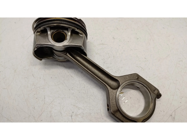 Píst 8619196, 11258619196   BMW 4 F32 F33  pro benzínový motor 3.5 N55B30A 435i