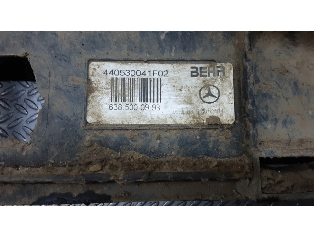 Vstřikovač 6385000993   Mercedes-Benz Vito Viano W638     