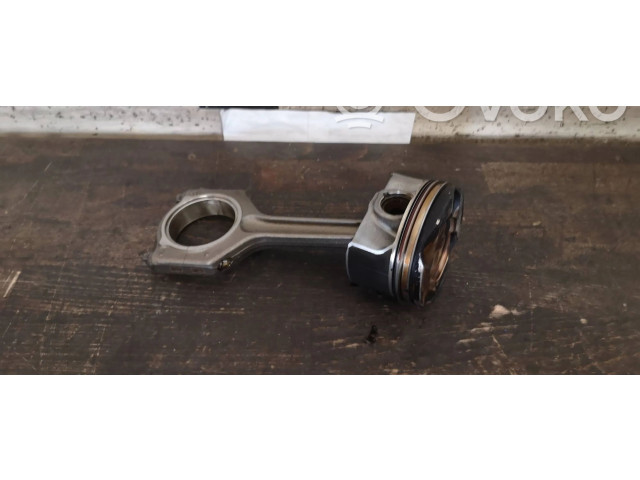 Píst    BMW 4 F32 F33    S55-B30A 