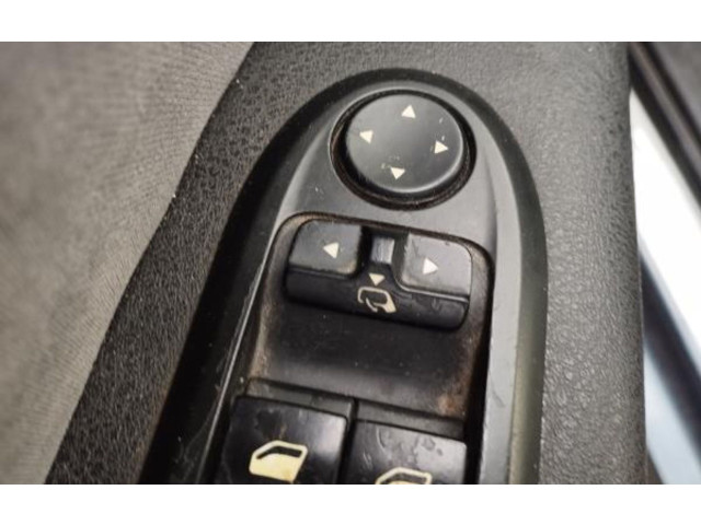Zpětné zrcátko  Peugeot 407 2006  REBATIVEL  