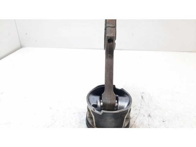  Поршень с шатуном M57D25 (256D2)   BMW 5 E60 E61 для дизельного двигателя 2.5