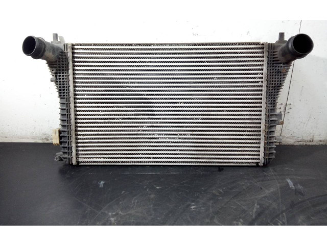 Интеркулер  3C0145805AD, P2-B10-4   Volkswagen Tiguan 