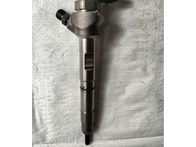 Vstřikovač 0445110874   Audi A4 S4 B9 8W     