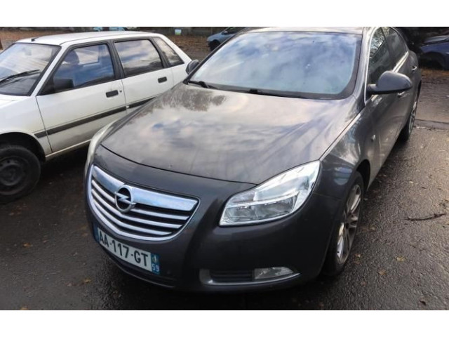 Моторчик дворников 39057204    Opel Insignia A