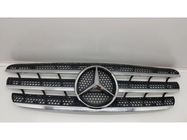 Передняя решётка Mercedes-Benz ML W163 1997-2005 года 1638800985      