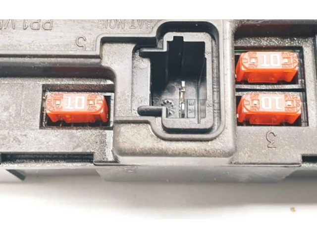 Блок предохранителей 9643498980   Ford Focus    