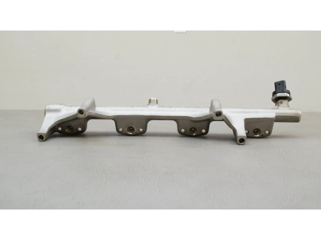 Vstřikovací lišta 7639979   BMW X1 F48 F49  pro benzínový motor 2.0  