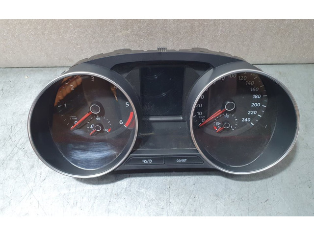 Přístrojová deska  Volkswagen Polo II 86C 2F 1985 6C0920741A, A2C90266000  